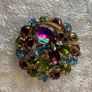 Vintage Signed HATTIE CARNEGIE Rhinestone Brooch